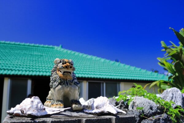 新築祝いにシーサーを選ぶ人が存在する背景は？