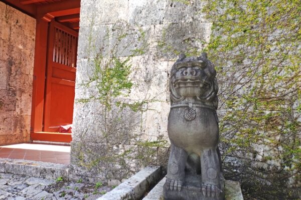 琉球王国時代のシーサーは誰の為のものだったのか?