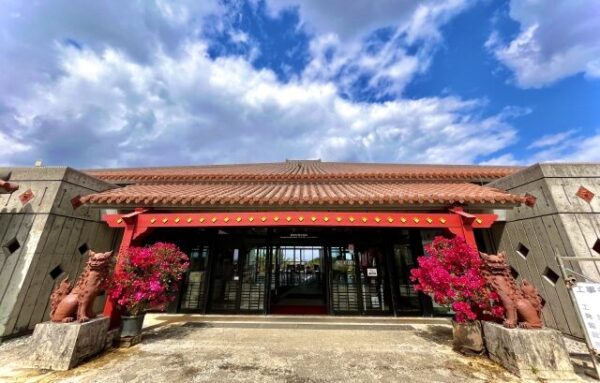 シーサーが一対で置かれる理由と、一体置きの例は?