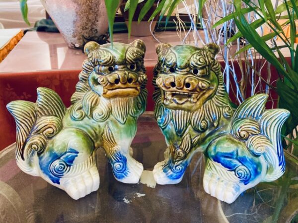 【シーサー玄関に置く風水の意味とは？】置き方を間違えると運気が下がる？