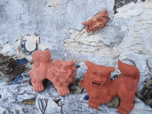 沖縄の観光土産になる前のシーサーの在り方は？