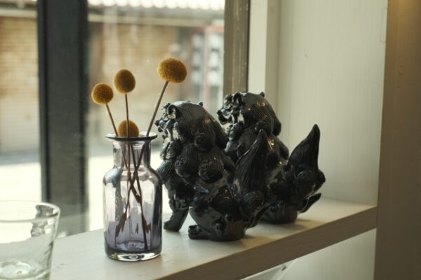 【シーサー玄関の中の置き方は？】向きや設置場所に正解はあるのか？