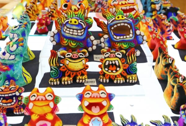 【シーサー色の意味は？】オレンジ･白･赤･金色･緑･黄色･青･ピンク･黒･水色･茶色･紫