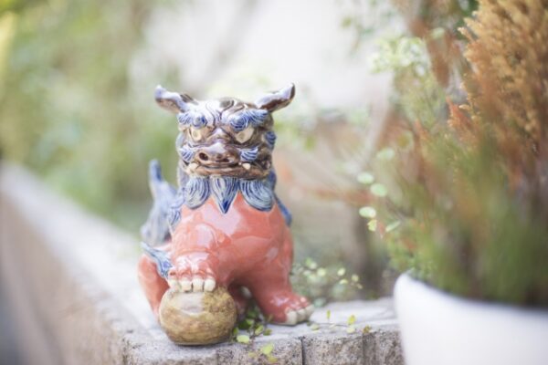 シーサーを玄関に置いた人が心の中で期待していることは？